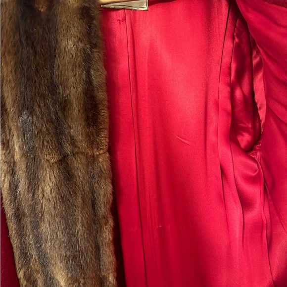 Vintage red coat mink fur trim - Picture 14 of 17